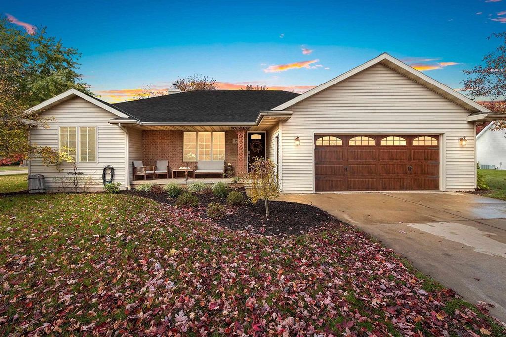 Photo of 381 Falcon DRIVE, Pulaski, WI 54162 (MLS # 50317158)