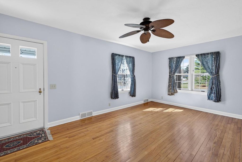 Photo of 1402 Farragut STREET, Madison, WI 53704 (MLS # 2019122)