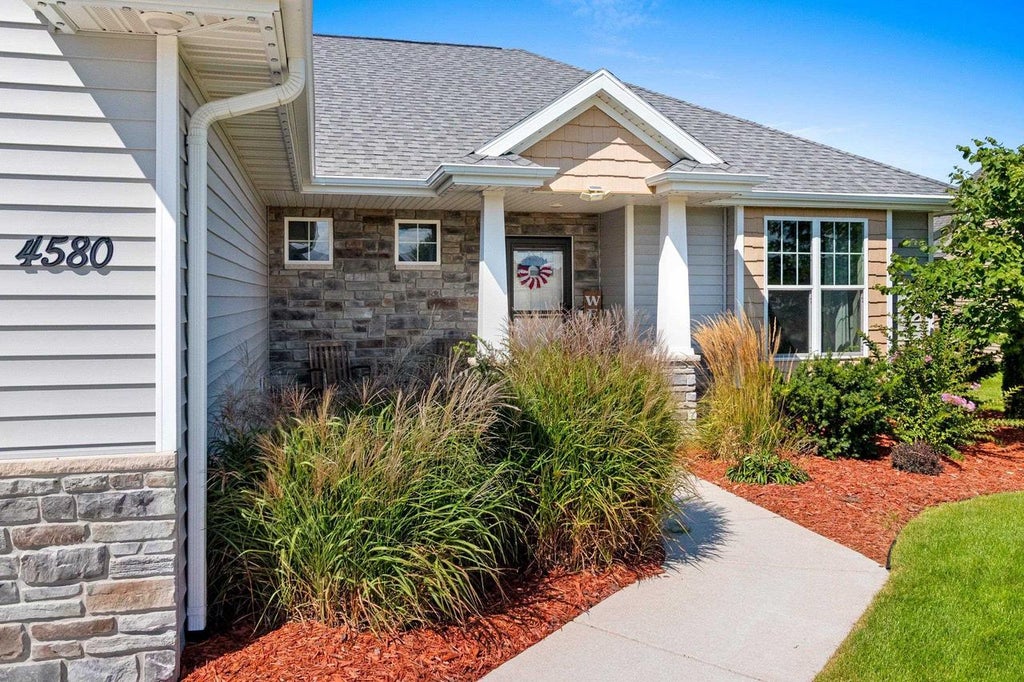 Photo of 4580 Stillmeadow CIRCLE, De Pere, WI 54115 (MLS # 50332623)