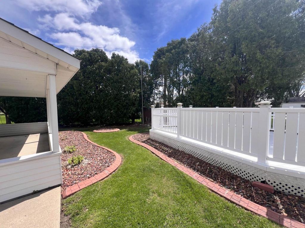 Photo of 928 S Westfield STREET, Oshkosh, WI 54902 (MLS # 50324467)