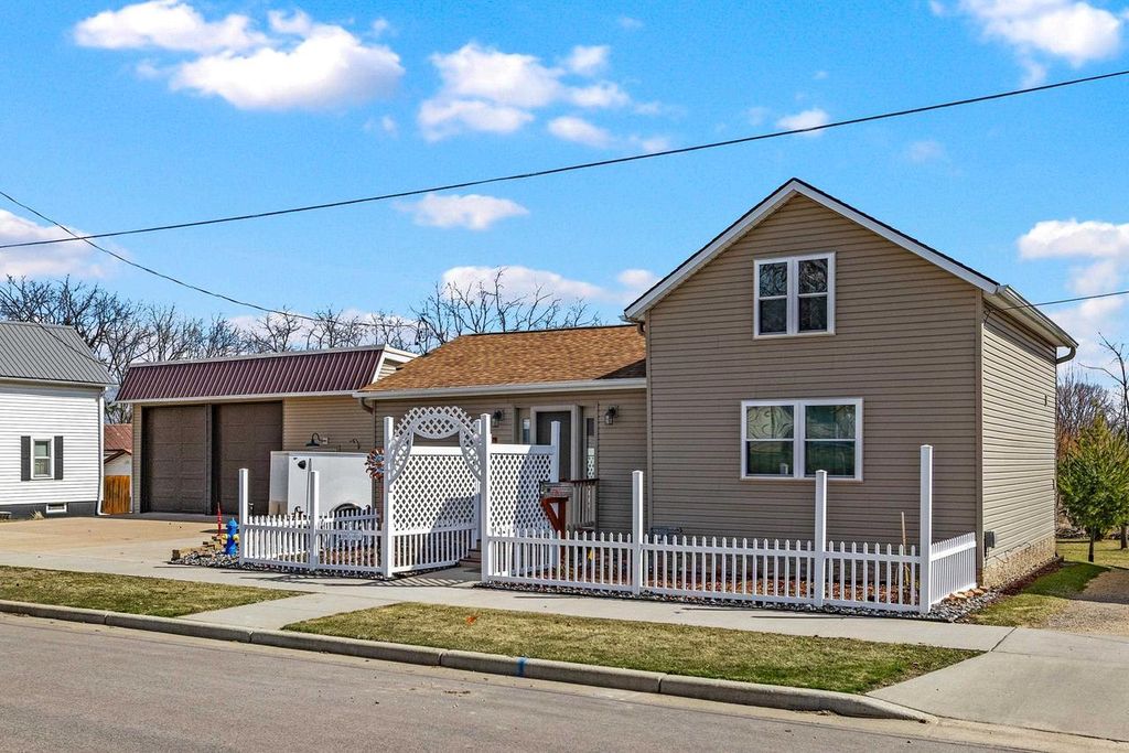 Photo of 1716 Kilbourn AVENUE, Tomah, WI 54660 (MLS # 2019448)