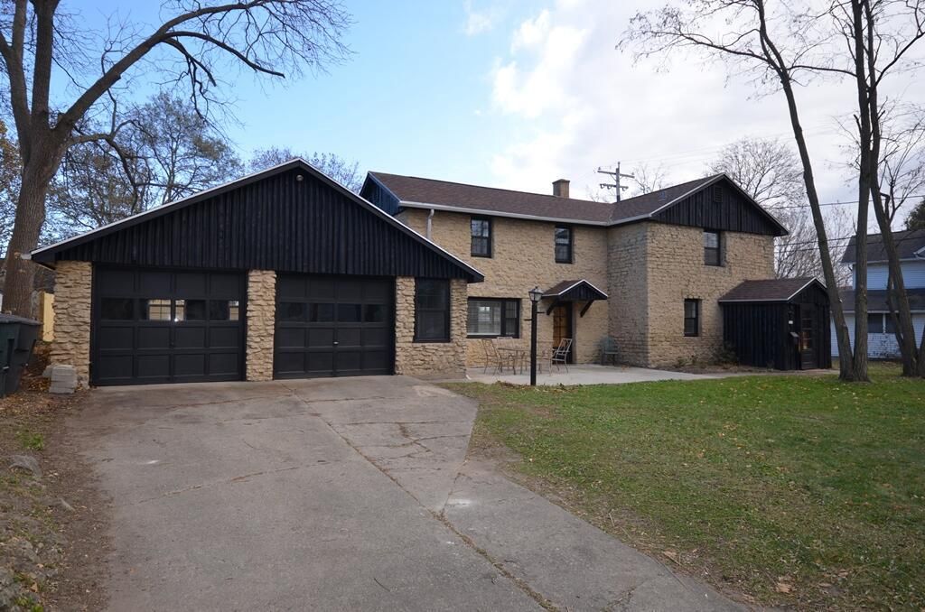 Photo of 119 S Fourth STREET, Whitewater, WI 53190 (MLS # 1943259)