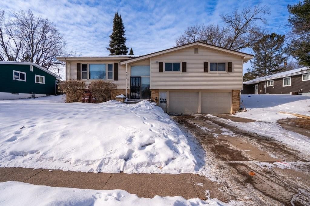 Photo of 2858 11th STREET, Eau Claire, WI 54703 (MLS # 1598082)