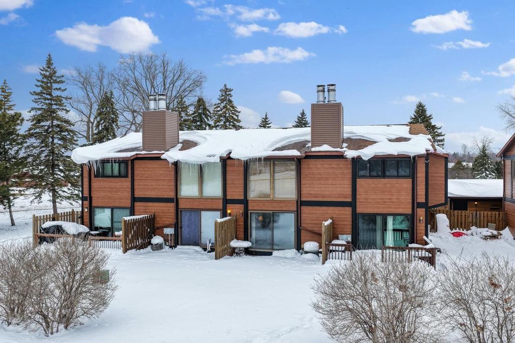 Photo of 1000 Moraine WAY #4, Green Bay, WI 54303 (MLS # 50322598)