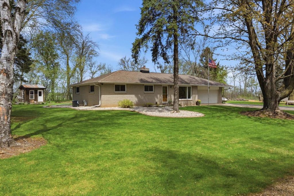 Photo of N222 Two Mile ROAD, Appleton, WI 54914 (MLS # 50325068)