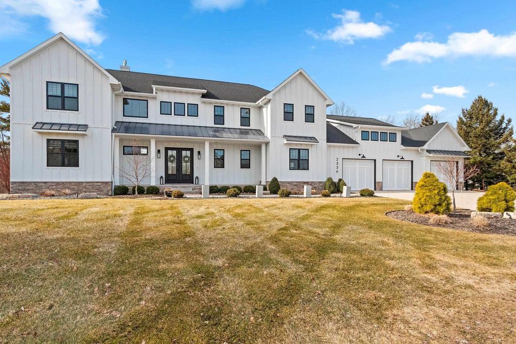 Photo of 2536 Meadow Breeze COURT, Green Bay, WI 54311 (MLS # 50322367)