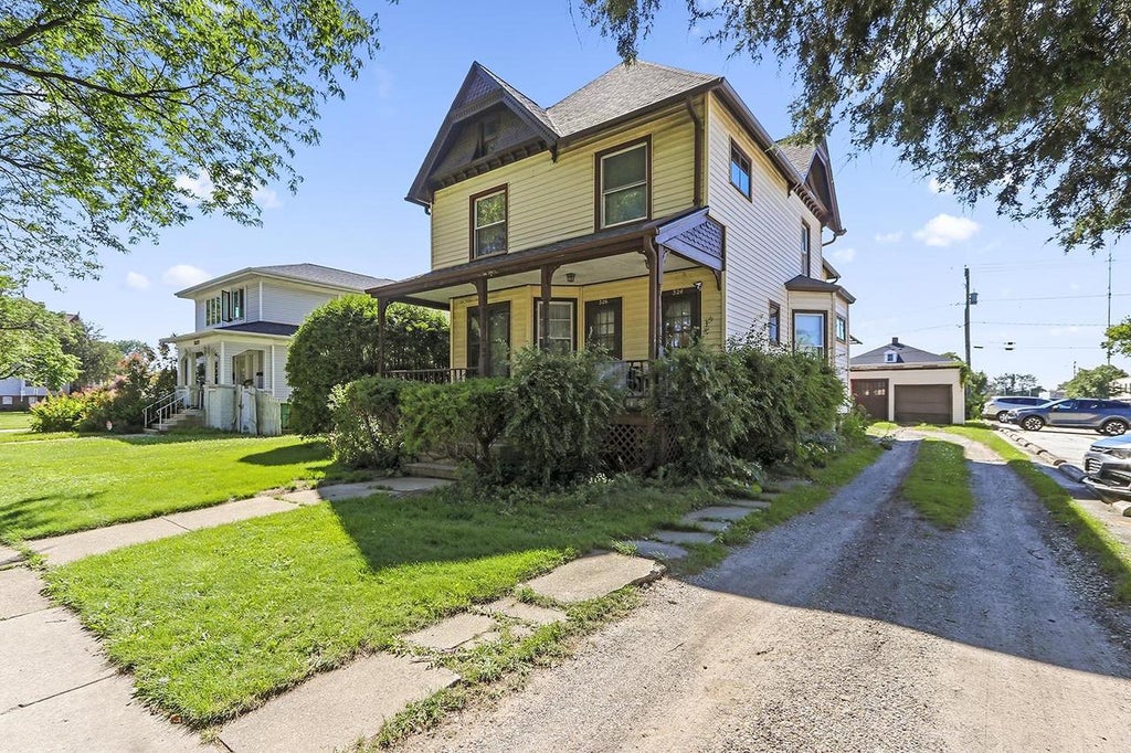 Photo of 324 S Madison STREET, Green Bay, WI 54301 (MLS # 50329548)