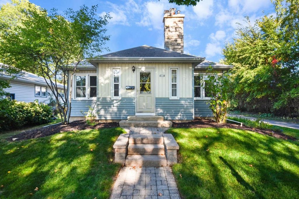 Photo of W226N2020 Cedar Lane LANE #1004, Pewaukee, WI 53072 (MLS # 1944342)