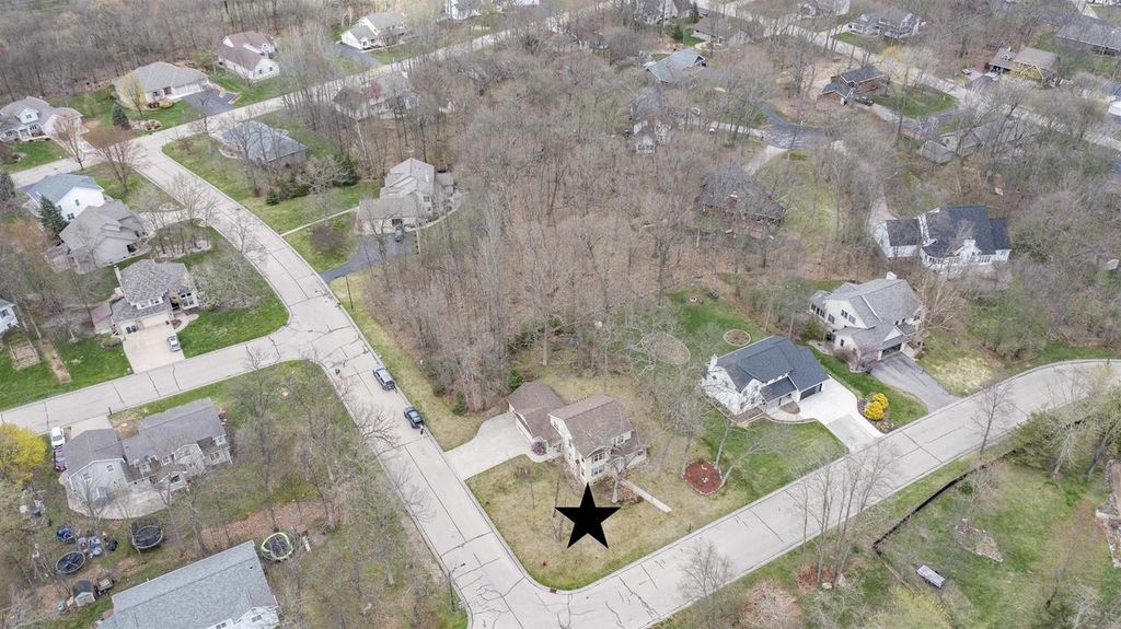 Photo of 660 Sunset DRIVE, Waupaca, WI 54981 (MLS # 50324338)