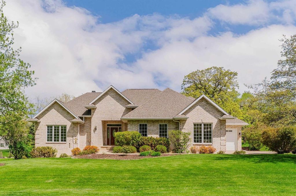 Photo of 4262 Bellhaven LANE, Oshkosh, WI 54904 (MLS # 50325403)