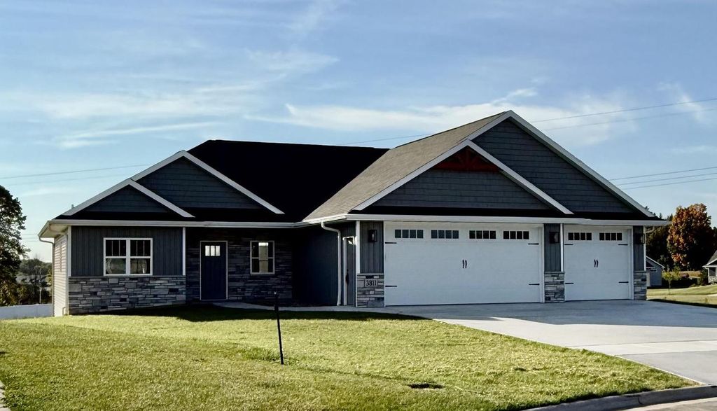 Photo of 3811 Cooper COURT, Green Bay, WI 54313 (MLS # 50315205)