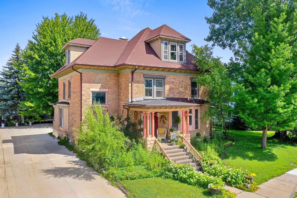 Photo of 300 W Prospect AVENUE, Appleton, WI 54911 (MLS # 50329041)