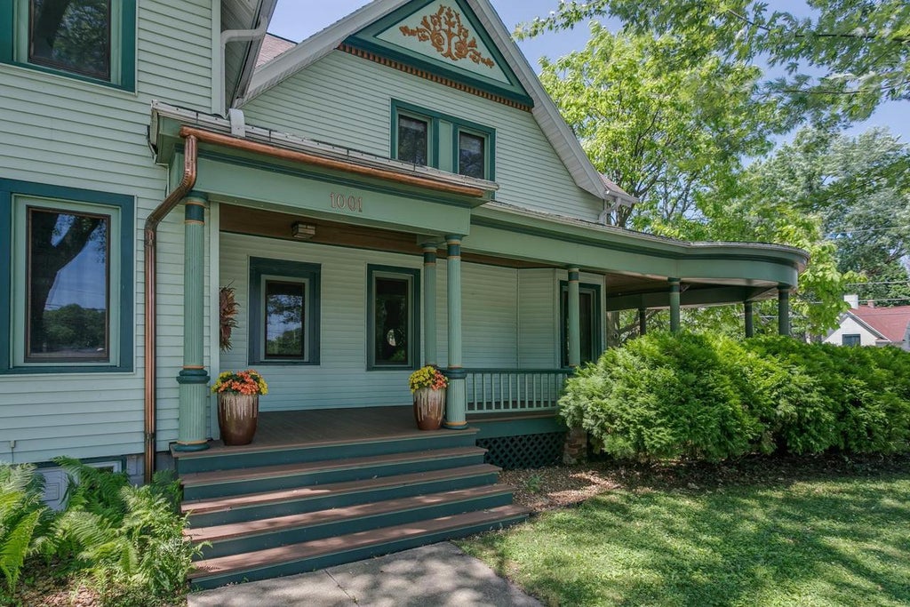 Photo of 1001 S Lawe STREET, Appleton, WI 54915 (MLS # 50327260)