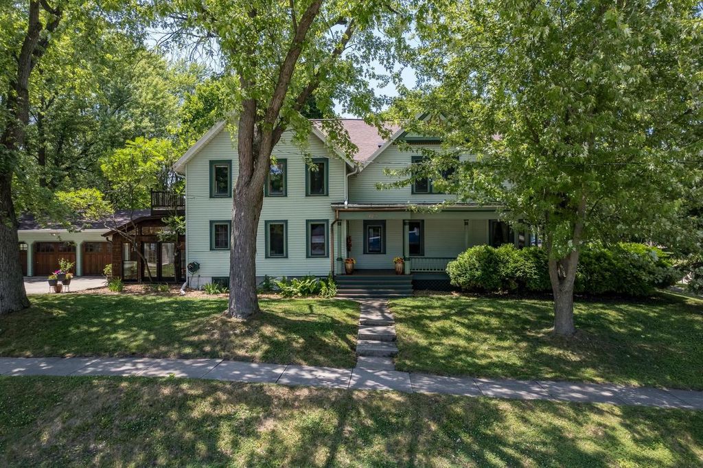 Photo of 1001 S Lawe STREET, Appleton, WI 54915 (MLS # 50327260)