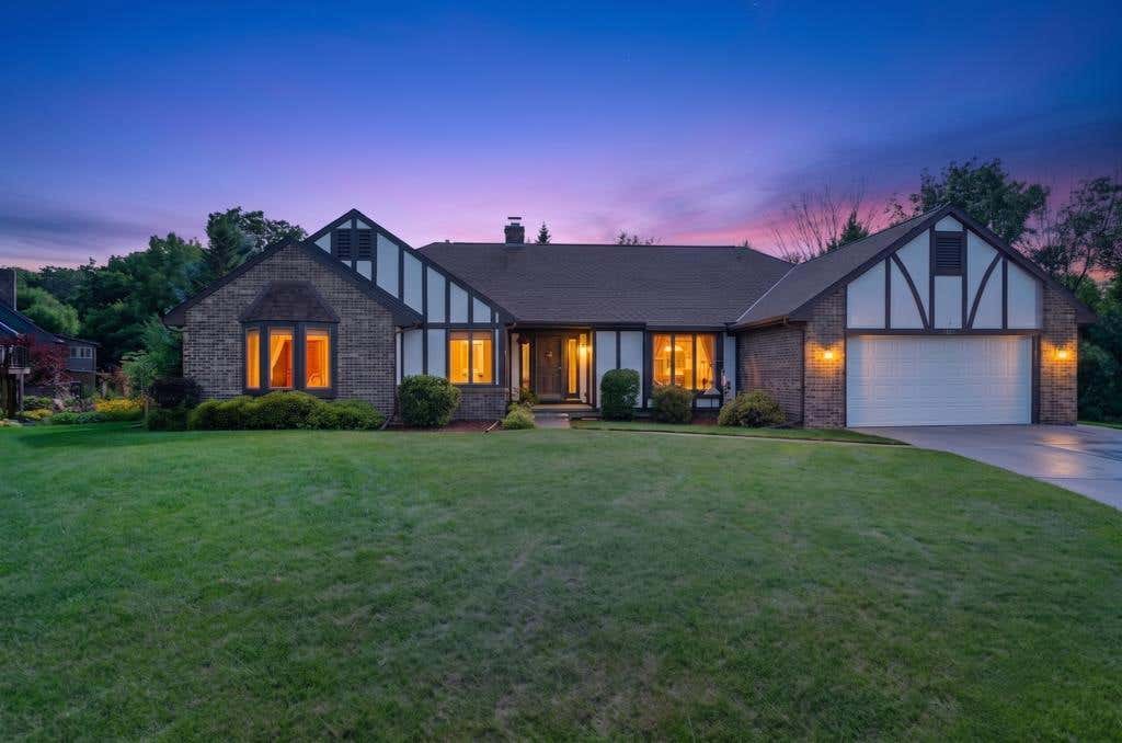 Photo of 1421 Harbor Springs CIRCLE, Green Bay, WI 54311 (MLS # 50329723)