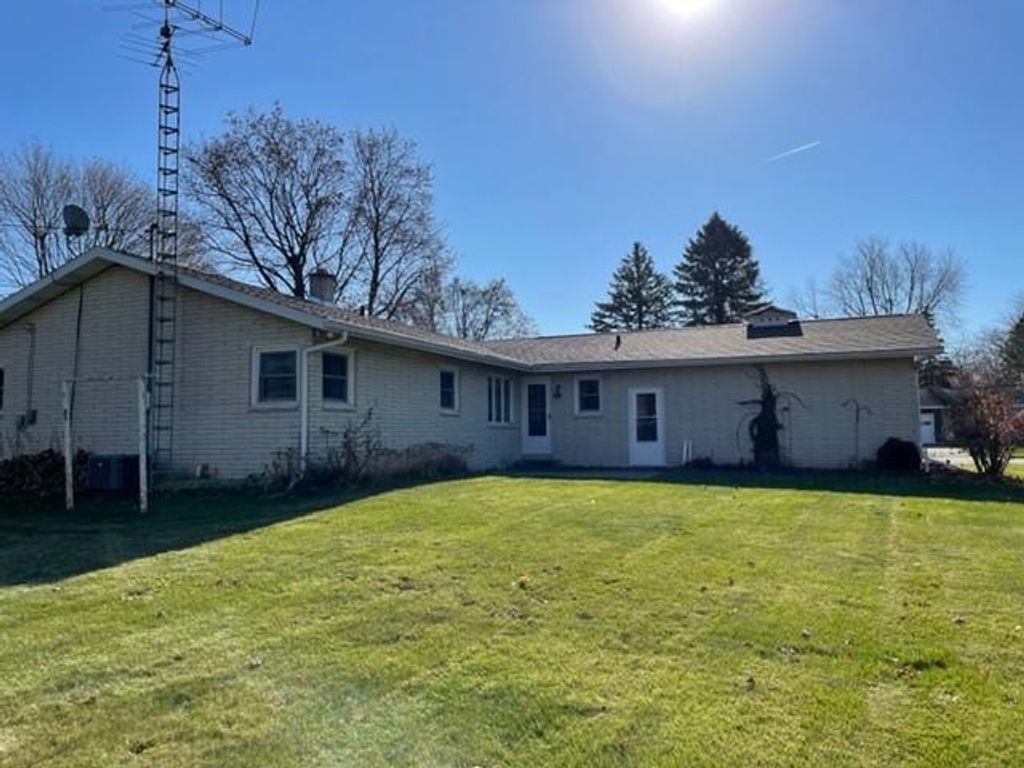 Photo of 9630 W Rio STREET, Milwaukee, WI 53225 (MLS # 1946475)