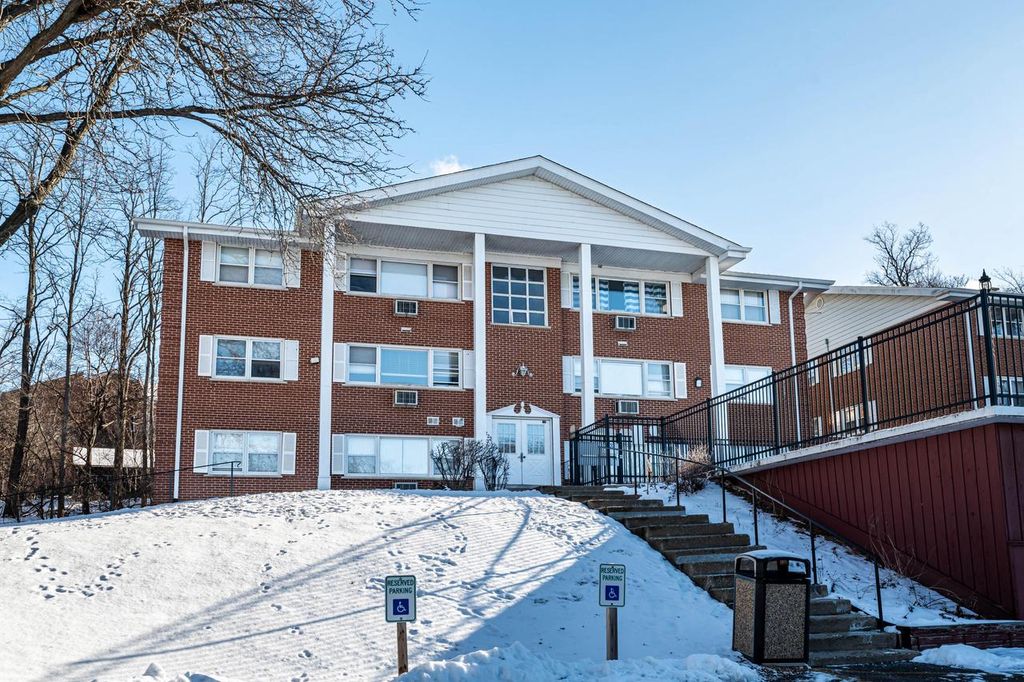 Photo of 225 Country Club DRIVE #3D, Lake Geneva, WI 53147 (MLS # 1946005)