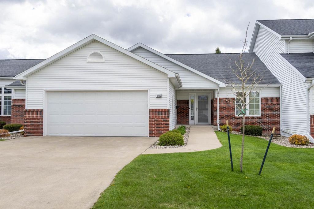 Photo of 1005 W Windtree DRIVE #60, Appleton, WI 54914 (MLS # 50325635)