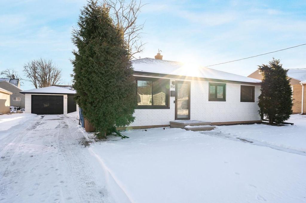 Photo of 913 Jefferson STREET, Menasha, WI 54952 (MLS # 50319535)