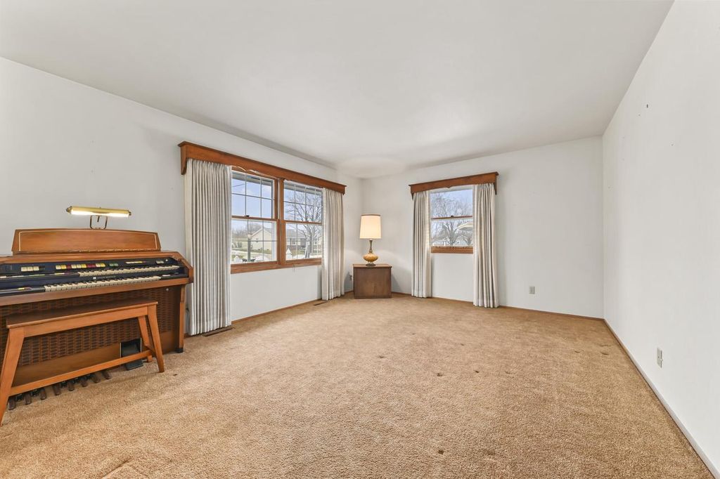 Photo of N170W20569 Parkview DRIVE, Jackson, WI 53037 (MLS # 1945987)