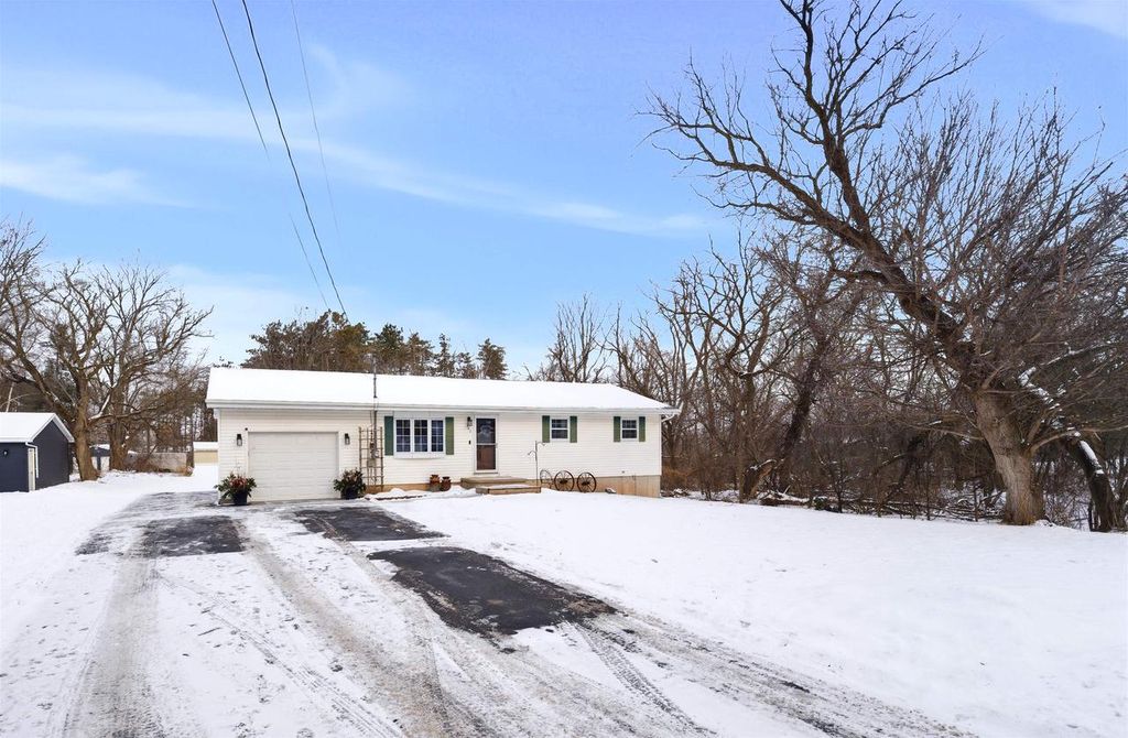 Photo of 345 Nye STREET, Hortonville, WI 54944 (MLS # 50320309)