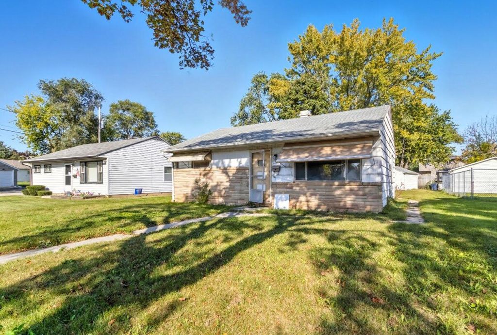 Photo of 5320 N 69th STREET, Milwaukee, WI 53218 (MLS # 1938066)