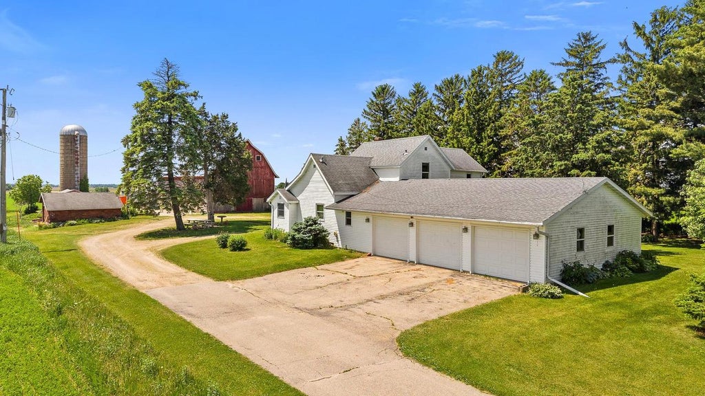 Photo of W6231 County Road K, Arlington, WI 53911 (MLS # 2025082)