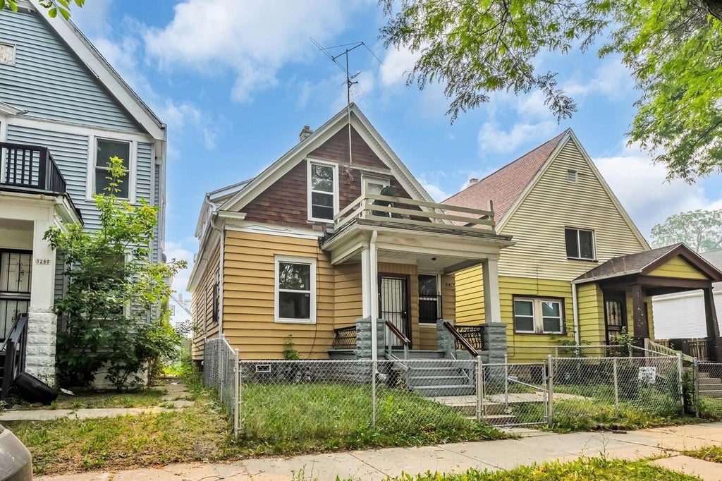 Photo of 3276 N 26th STREET, Milwaukee, WI 53206 (MLS # 1972254)