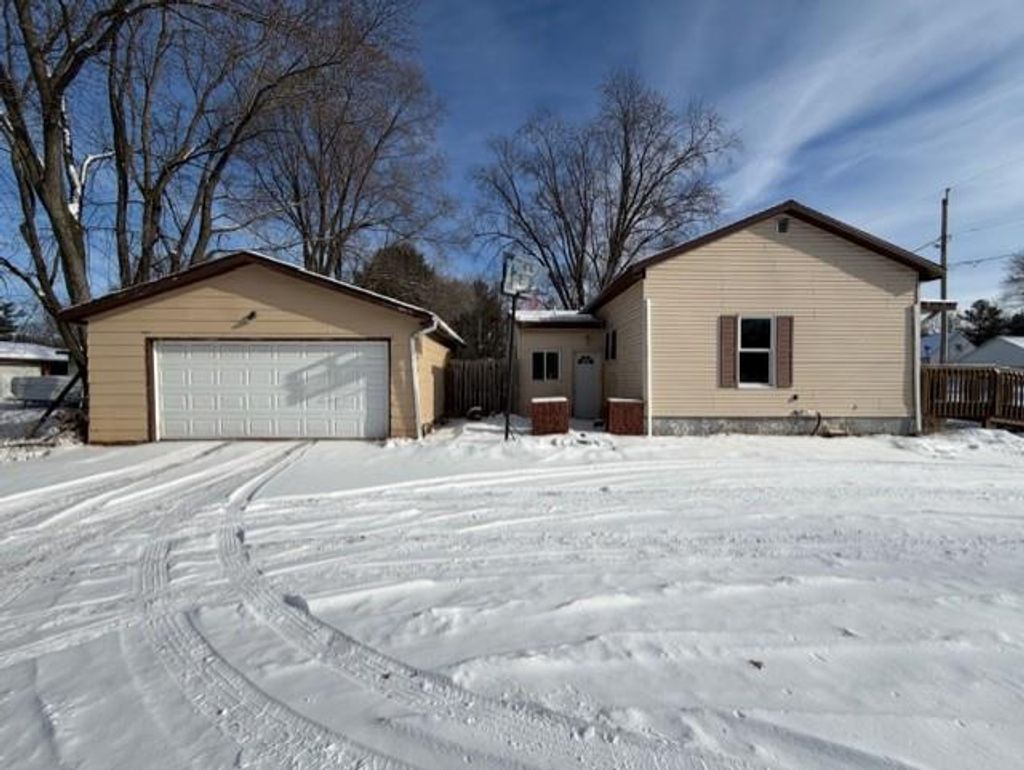 Photo of 1616 Howard AVENUE, Stevens Point, WI 54481 (MLS # 22600271)