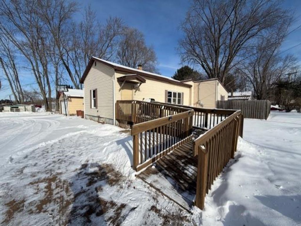 Photo of 1616 Howard AVENUE, Stevens Point, WI 54481 (MLS # 22600271)