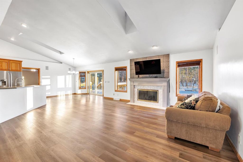 Photo of 2805 Dewey Decker DRIVE, Green Bay, WI 54313 (MLS # 50318696)