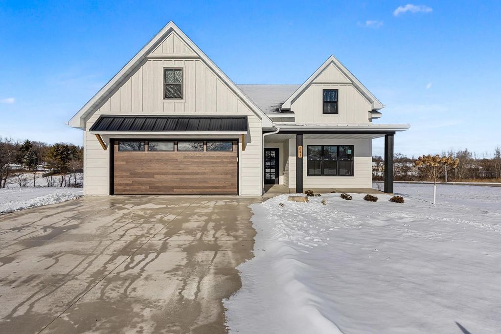 Photo of 541 Security BOULEVARD, Green Bay, WI 54313 (MLS # 50319975)