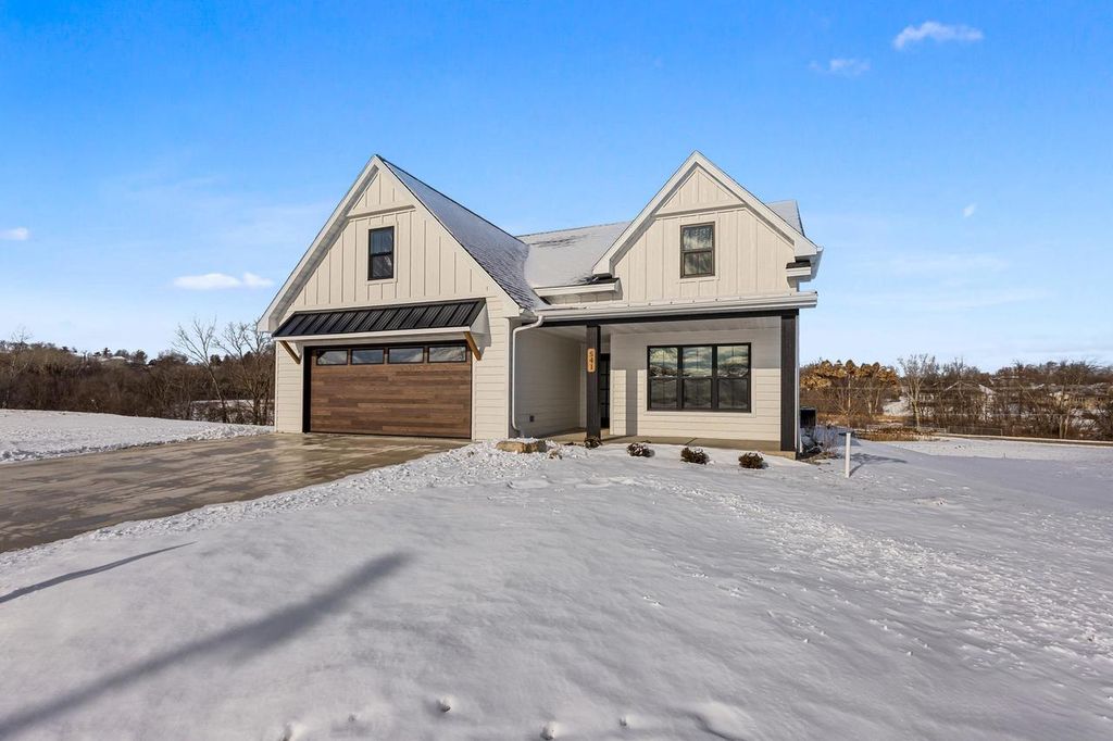 Photo of 541 Security BOULEVARD, Green Bay, WI 54313 (MLS # 50319975)