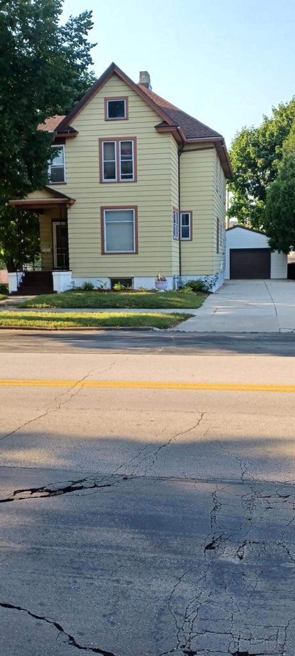 Photo of 1416 Pennsylvania AVENUE, Sheboygan, WI 53081 (MLS # 1958715)