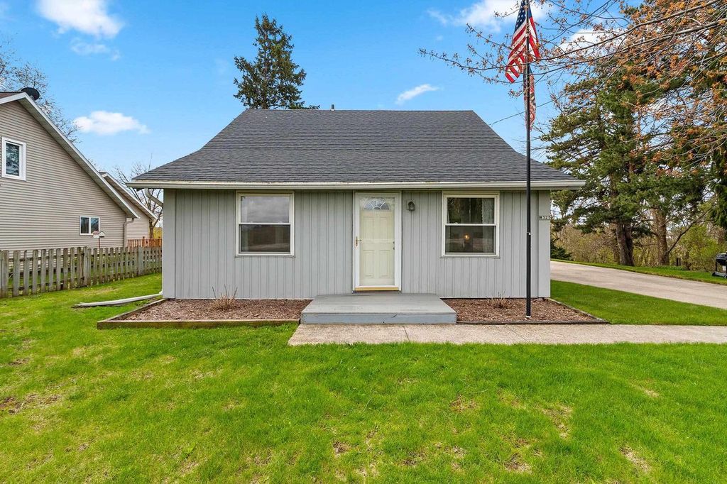 Photo of W325 Hwy 10, Brillion, WI 54110 (MLS # 50324946)