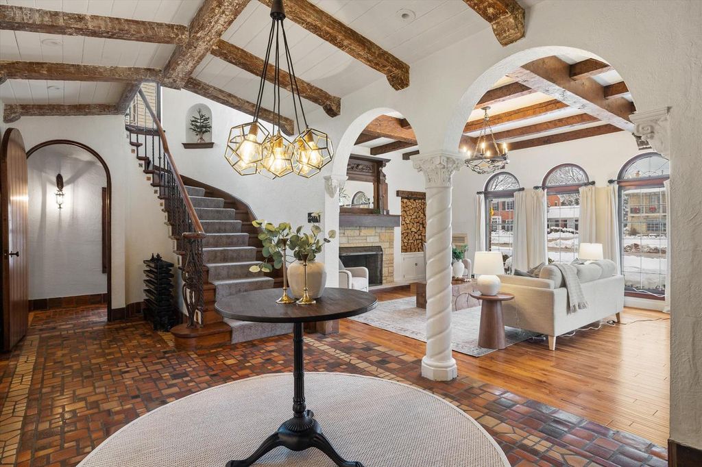 Photo of 5073 N Lake DRIVE, Whitefish Bay, WI 53217 (MLS # 1943033)