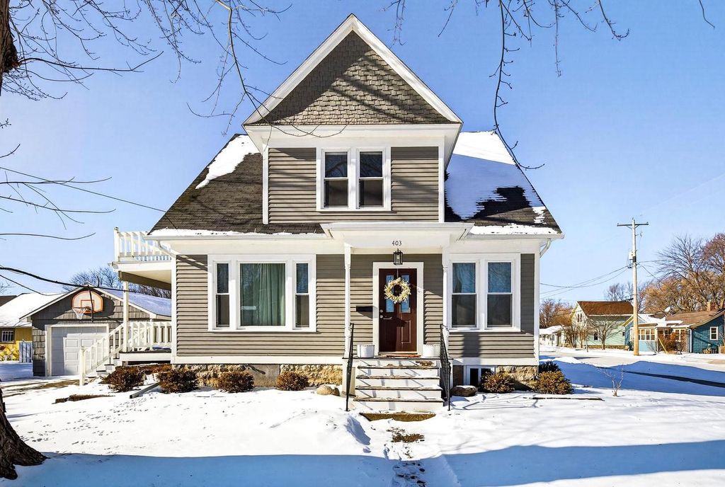 Photo of 403 Pine STREET, Neenah, WI 54956 (MLS # 50320396)