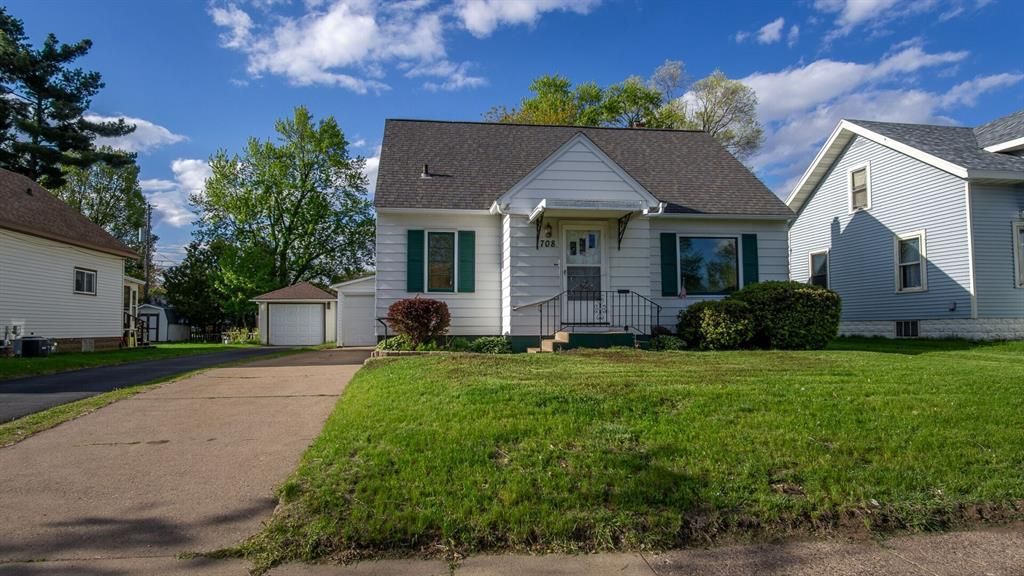 Photo of 708 Marshall STREET, Eau Claire, WI 54703 (MLS # 1601032)