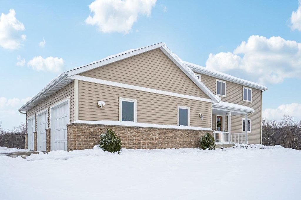 Photo of N8544 Story Ridge COURT, Belleville, WI 53508 (MLS # 2013065)