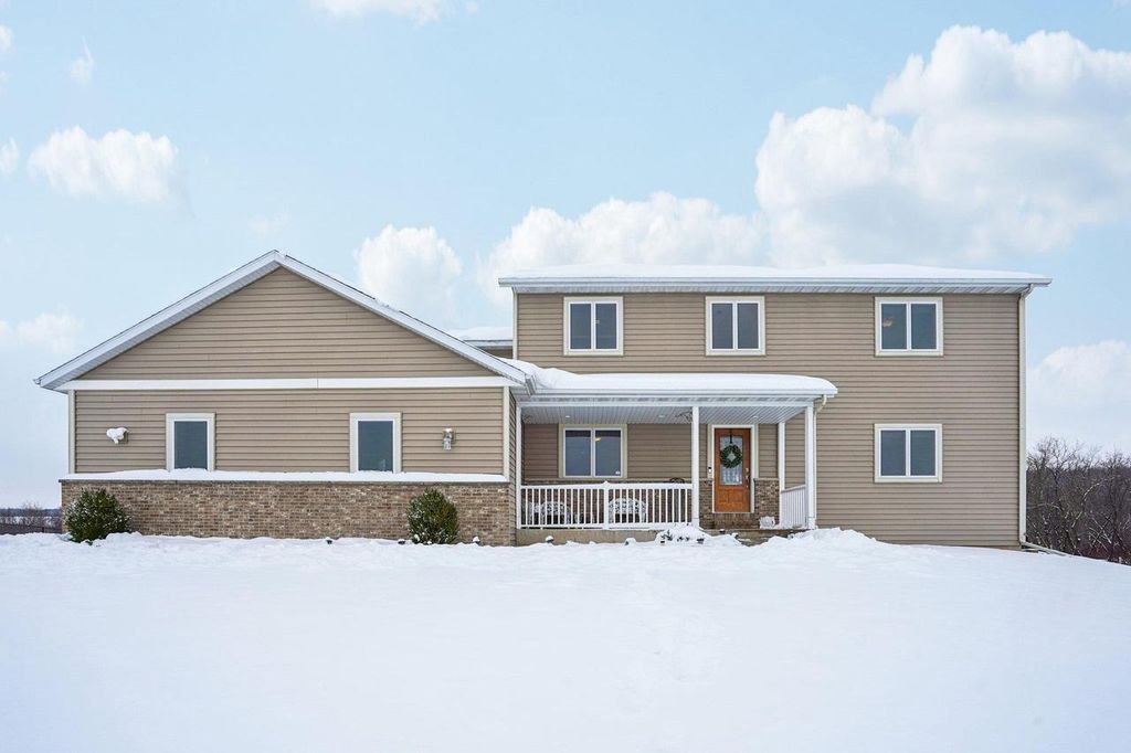 Photo of N8544 Story Ridge COURT, Belleville, WI 53508 (MLS # 2013065)
