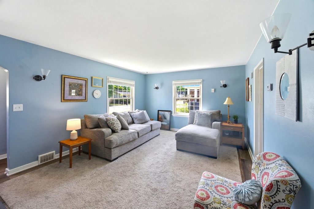 Photo of 206 W Second STREET, Oconomowoc, WI 53066 (MLS # 1964623)
