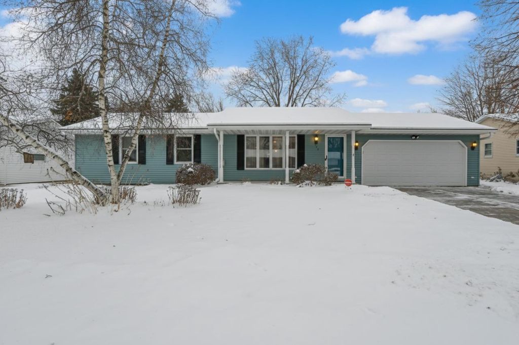 Photo of 1403 Emir STREET, Green Bay, WI 54313 (MLS # 50319486)