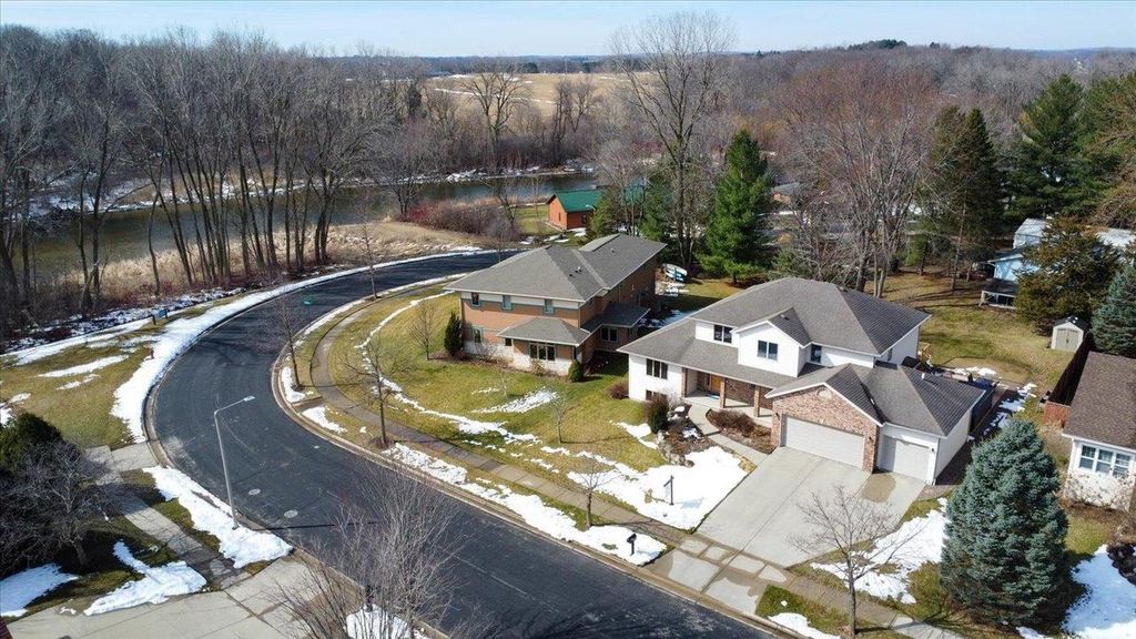 Photo of 6620 Meredith WAY, Mcfarland, WI 53558 (MLS # 2018172)