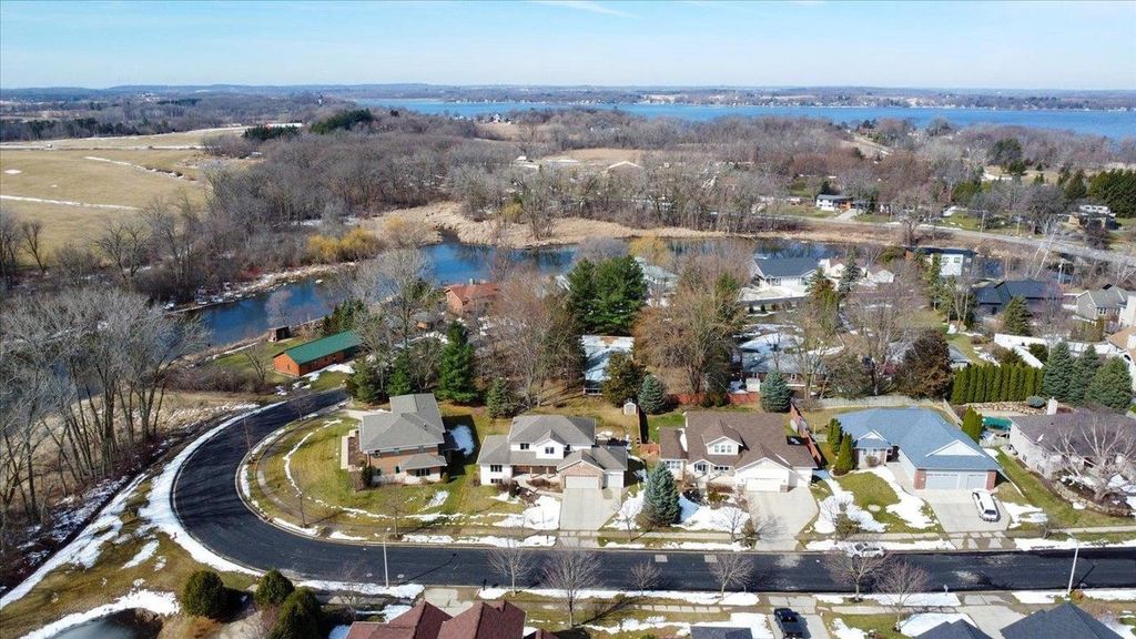 Photo of 6620 Meredith WAY, Mcfarland, WI 53558 (MLS # 2018172)