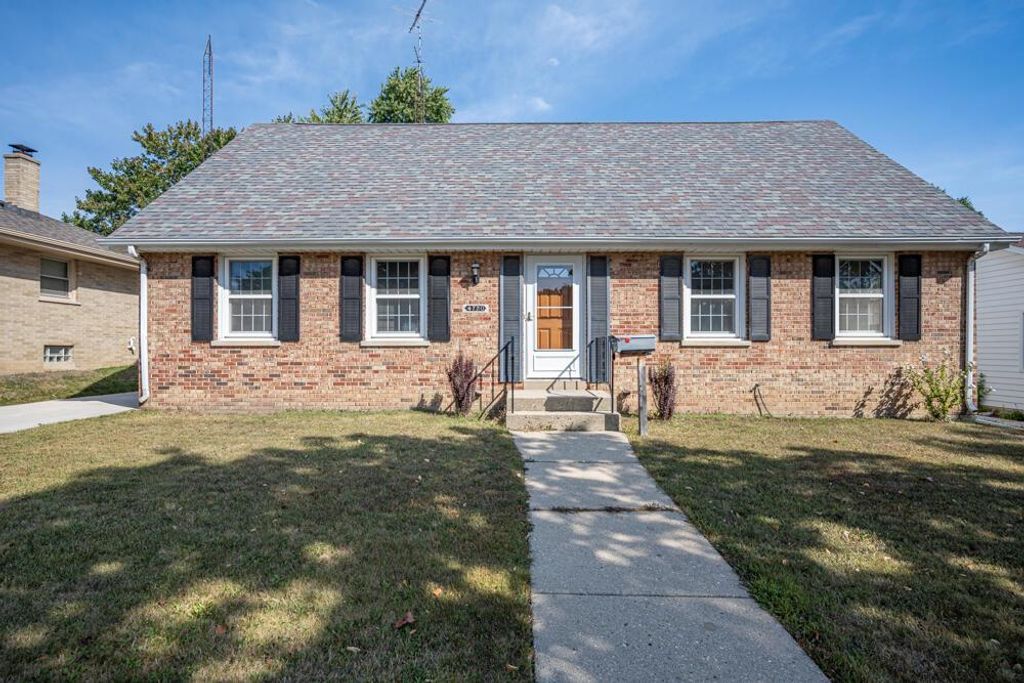 Photo of 4720 70th STREET, Kenosha, WI 53142 (MLS # 1935274)