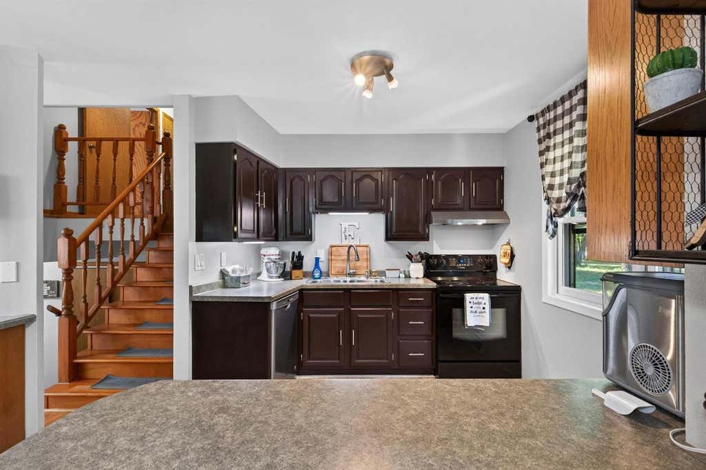 Photo of 2430 Mulberry CIRCLE, Wisconsin Rapids, WI 54494 (MLS # 22604005)