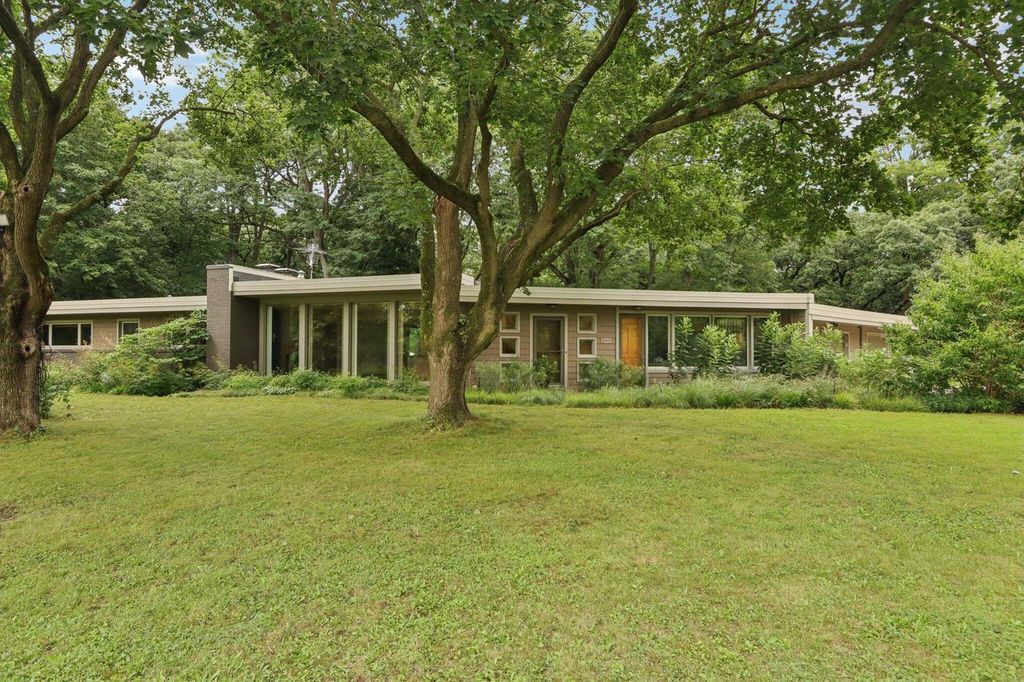 Photo of 1009 Spring Valley ROAD, Burlington, WI 53105 (MLS # 1964944)