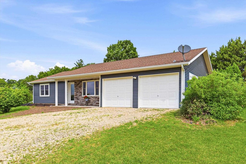 Photo of W2342 County Road Q, Berlin, WI 54923 (MLS # 50328450)