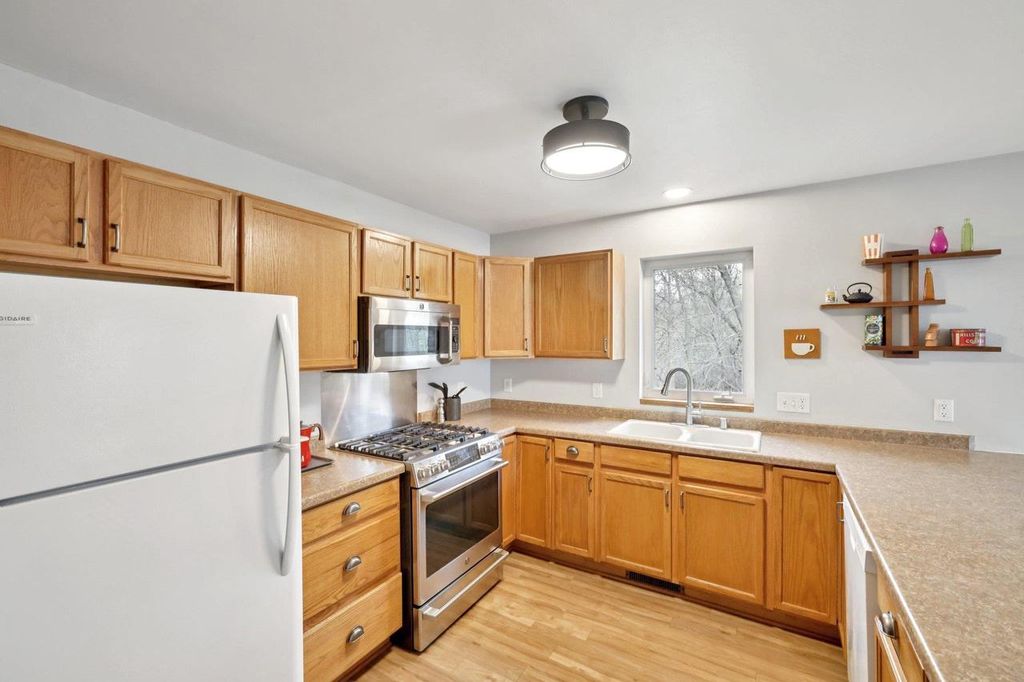 Photo of 1027 Melvin COURT, Madison, WI 53704 (MLS # 2021401)