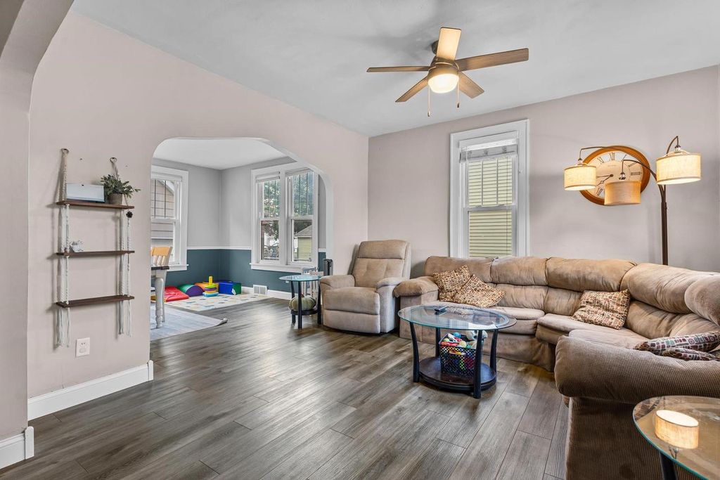 Photo of 2611 Parkridge AVENUE, Marinette, WI 54143 (MLS # 50317010)